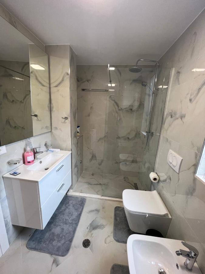 Leo'S Apartments Tirana Garden View Agim Kadrimi Zewnętrze zdjęcie